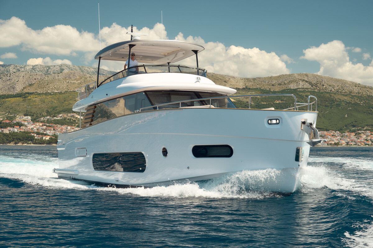 Azimut Magellano 66 Amparito V