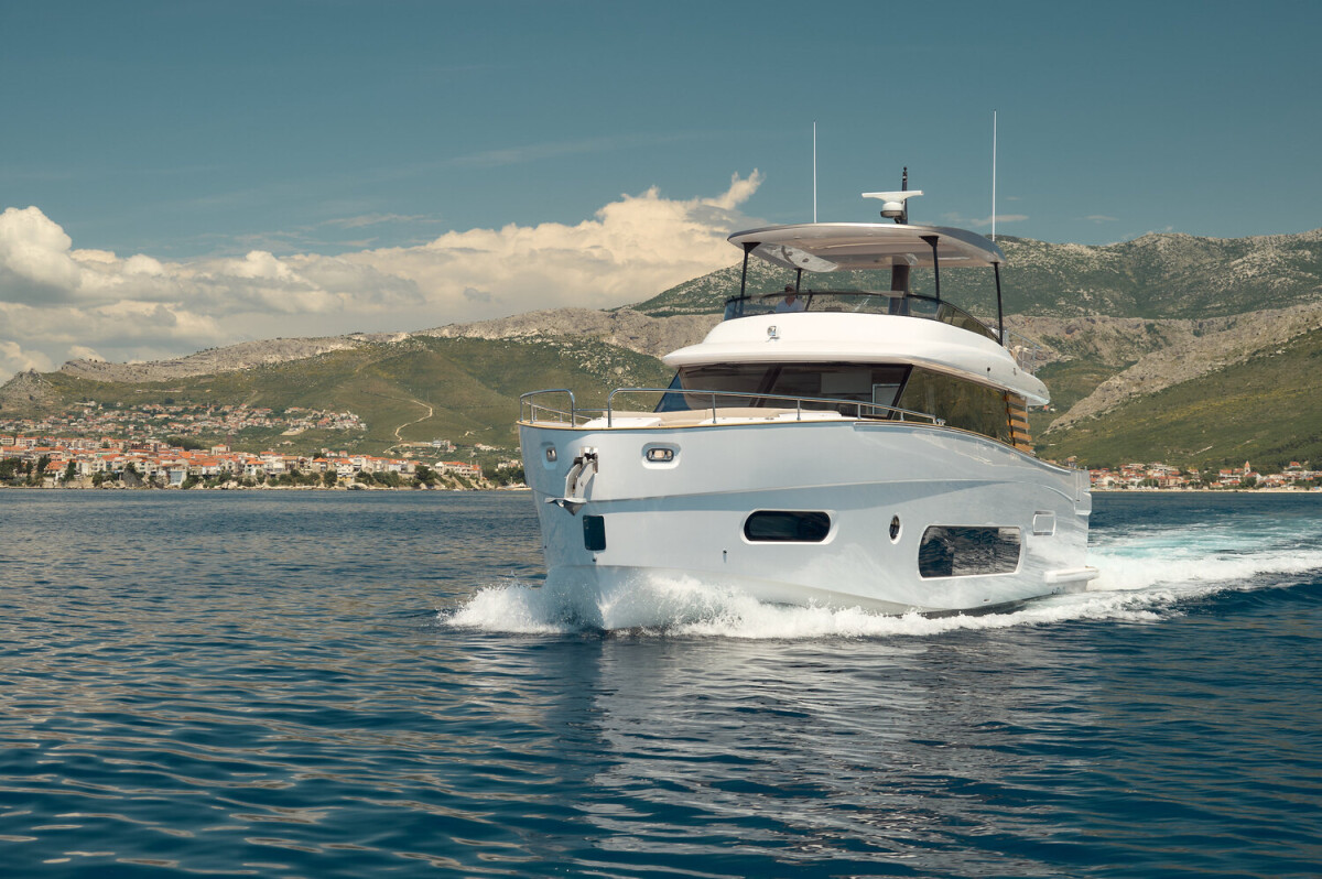 Azimut Magellano 66 Amparito V