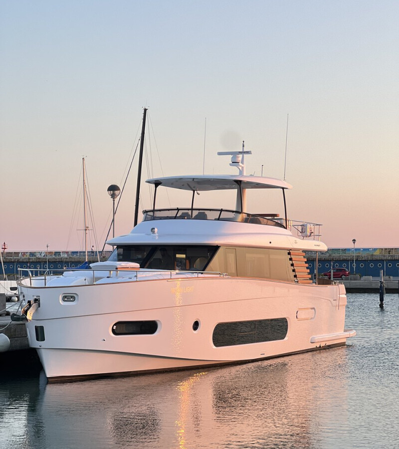 Azimut Magellano 66 Moon light