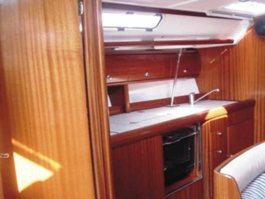 Bavaria 38 ECONOMY