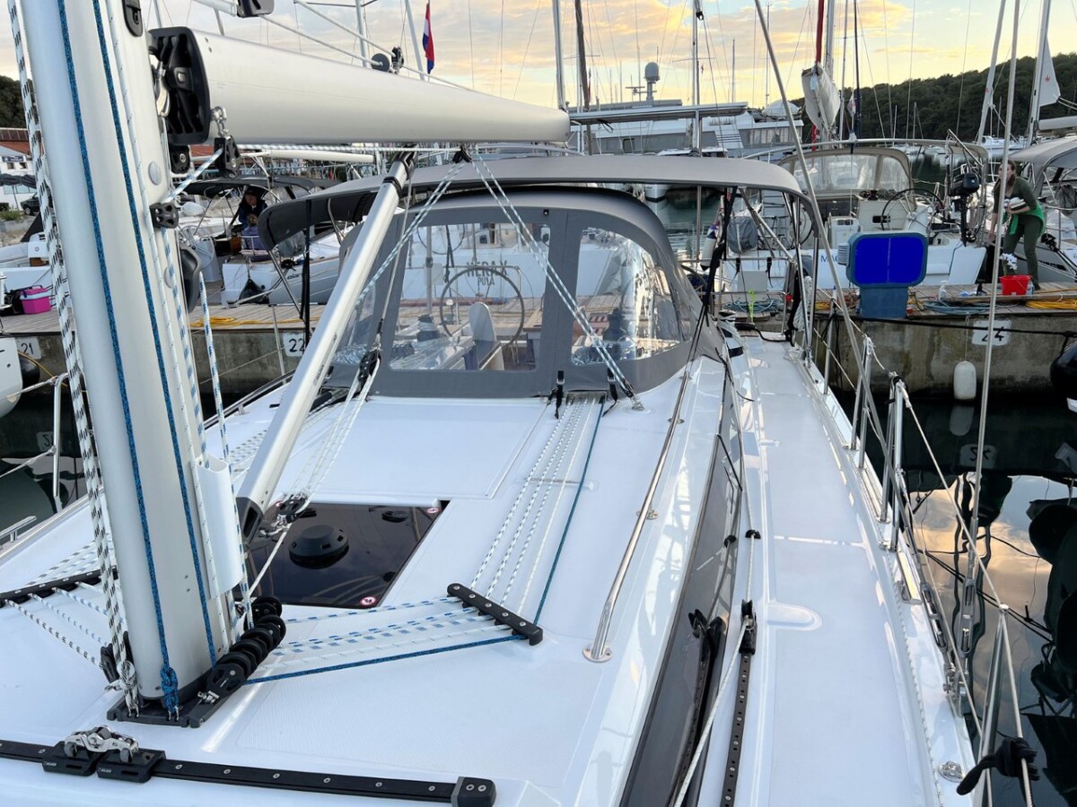 Bavaria C38 Mala Hana