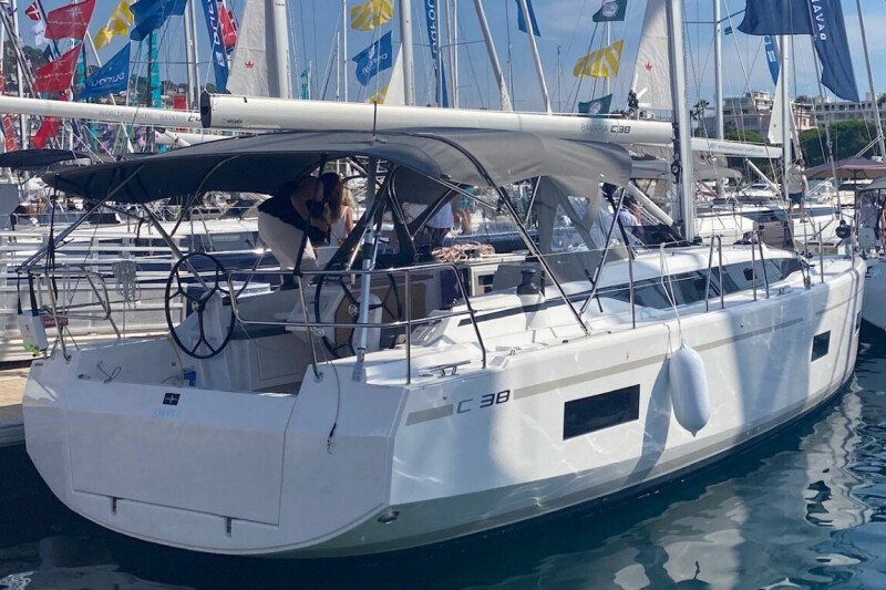 Bavaria C38 Luna 3