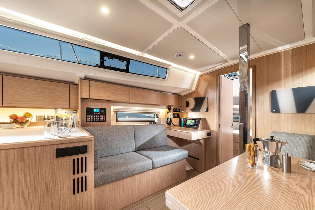 Bavaria C42 Style Polaris