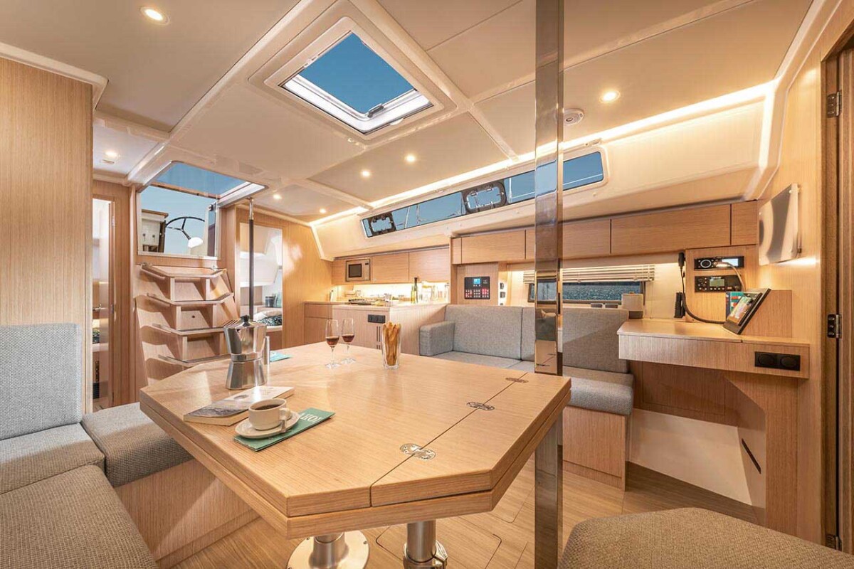 Bavaria C42 Style Aurelia