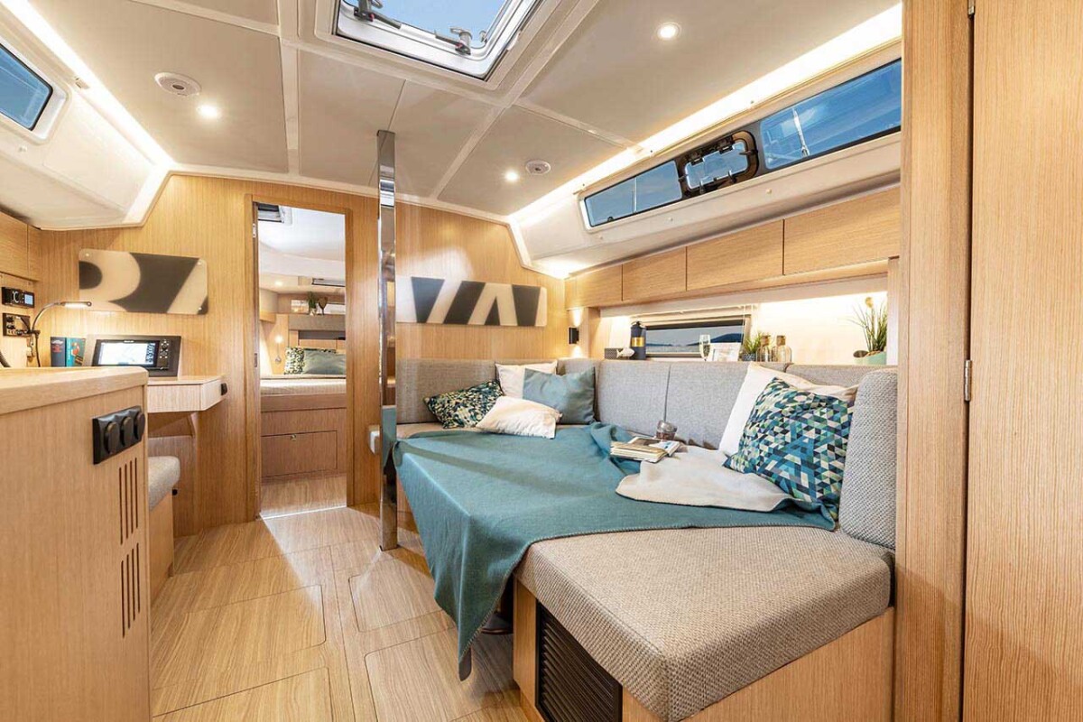 Bavaria C42 Style Aurelia