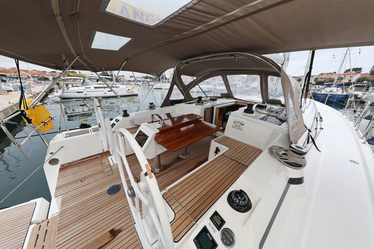 Bavaria C42 Maupiti