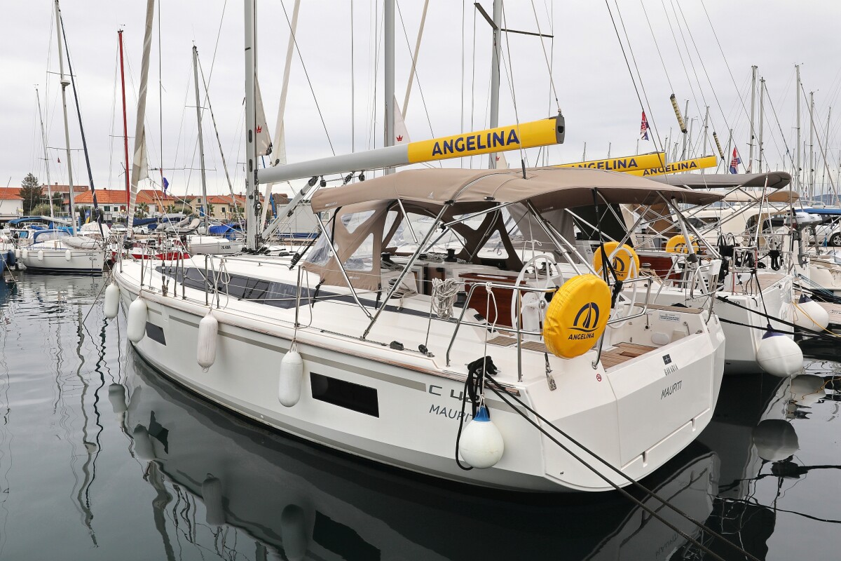 Bavaria C42 Maupiti