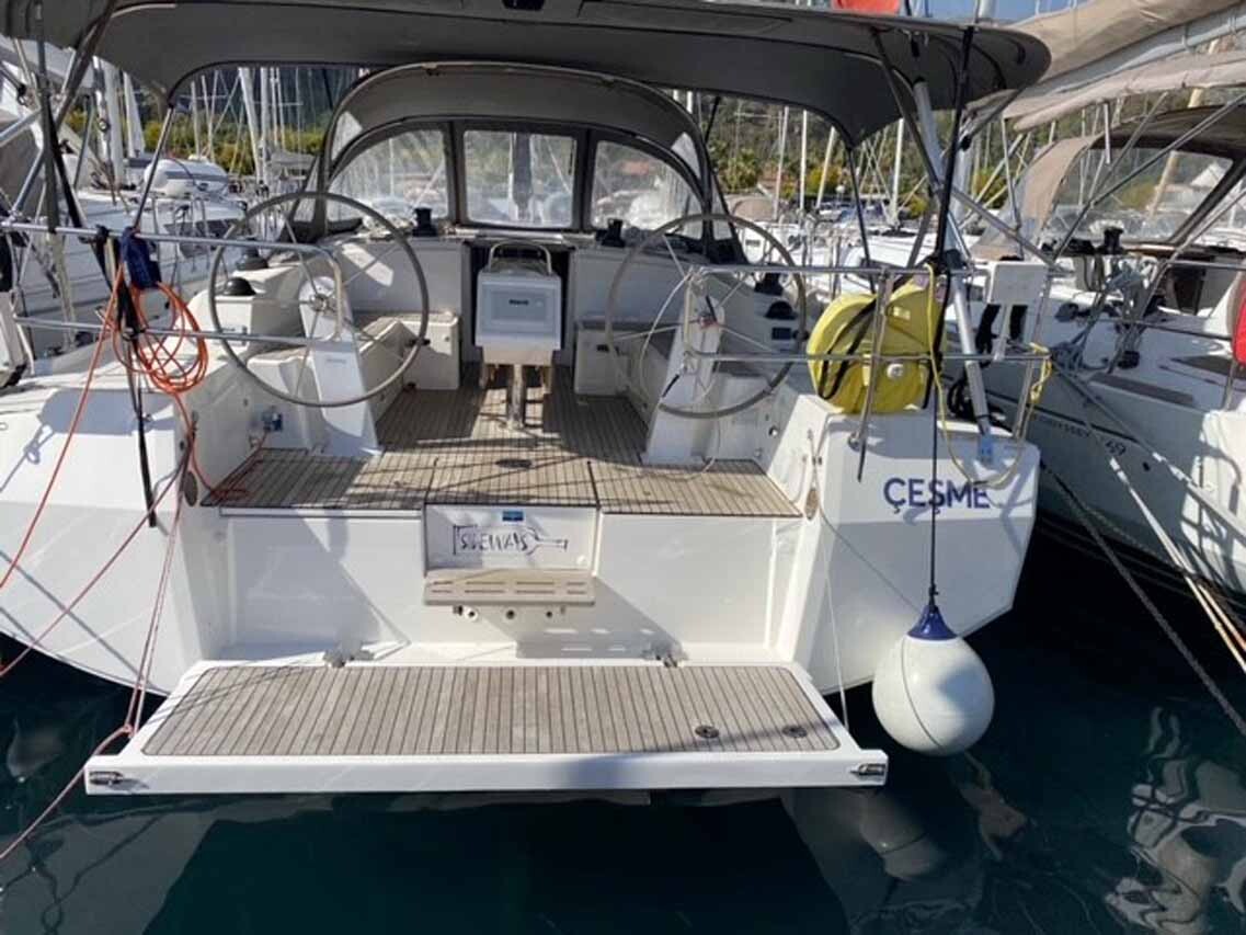 Bavaria C42 Sideways