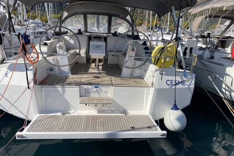 Bavaria C42 Sideways