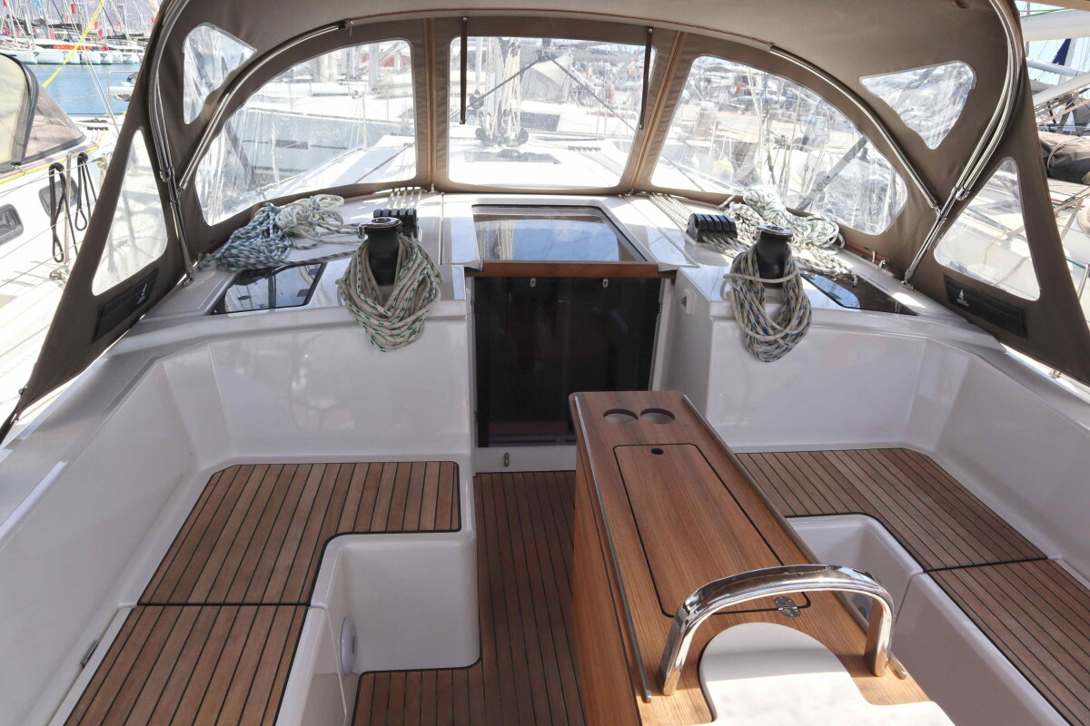 Bavaria C42 PRESTIGE