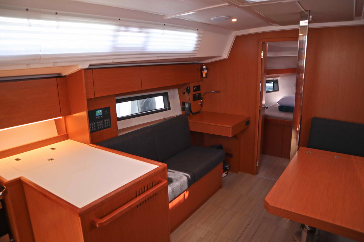 Bavaria C42 PRESTIGE