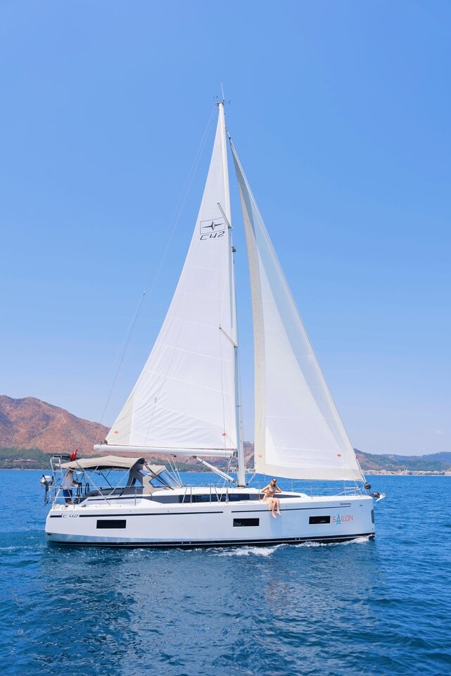 Bavaria C42 Sorores