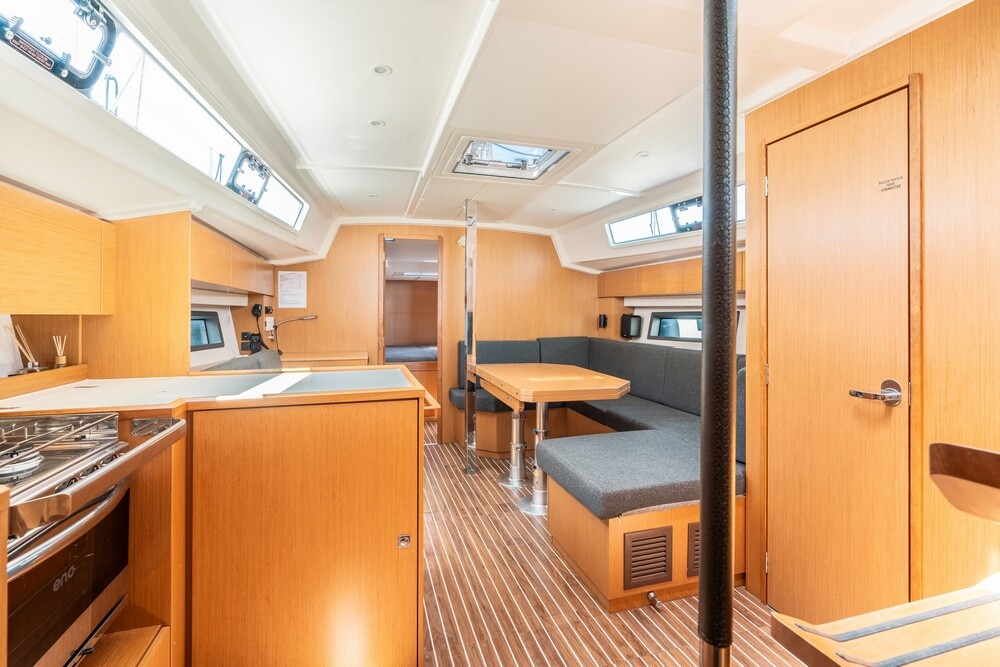 Bavaria C42 Avra