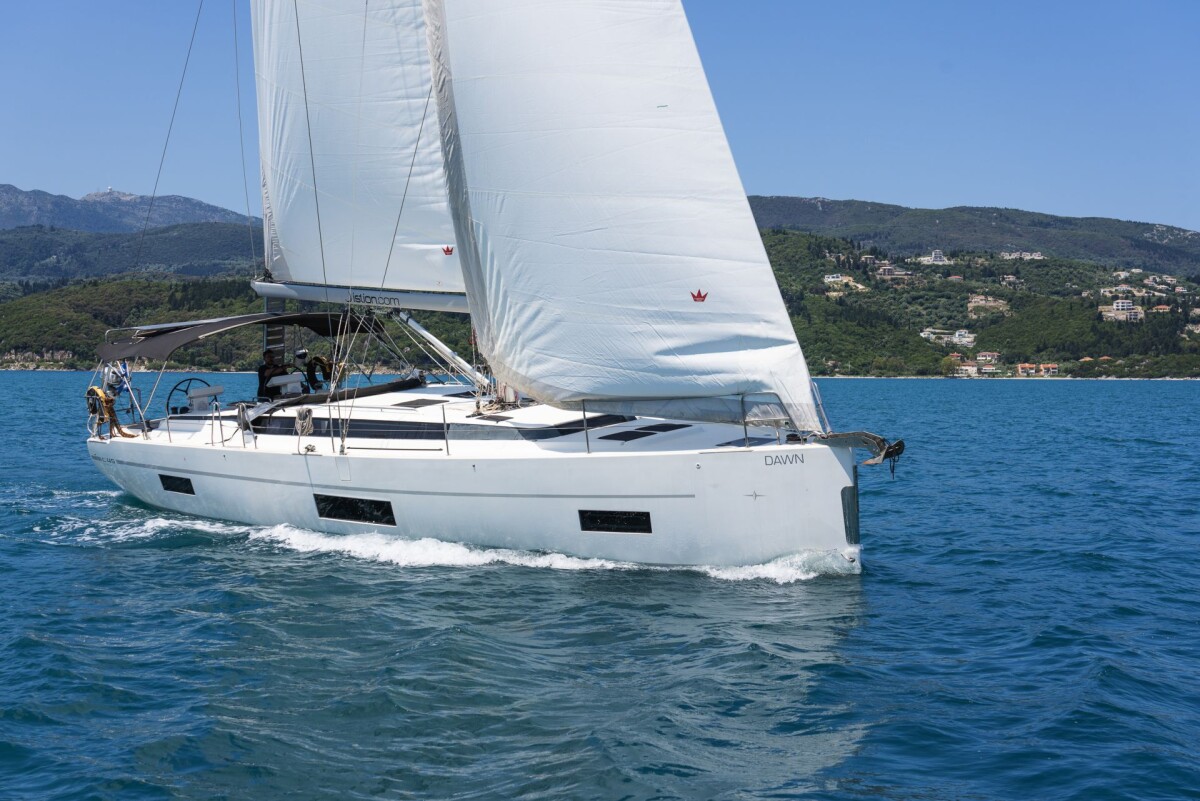 Bavaria C45 Dawn