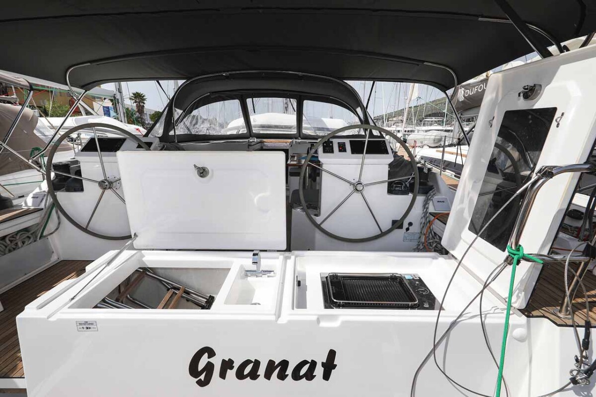 Bavaria C50 Holiday Granat