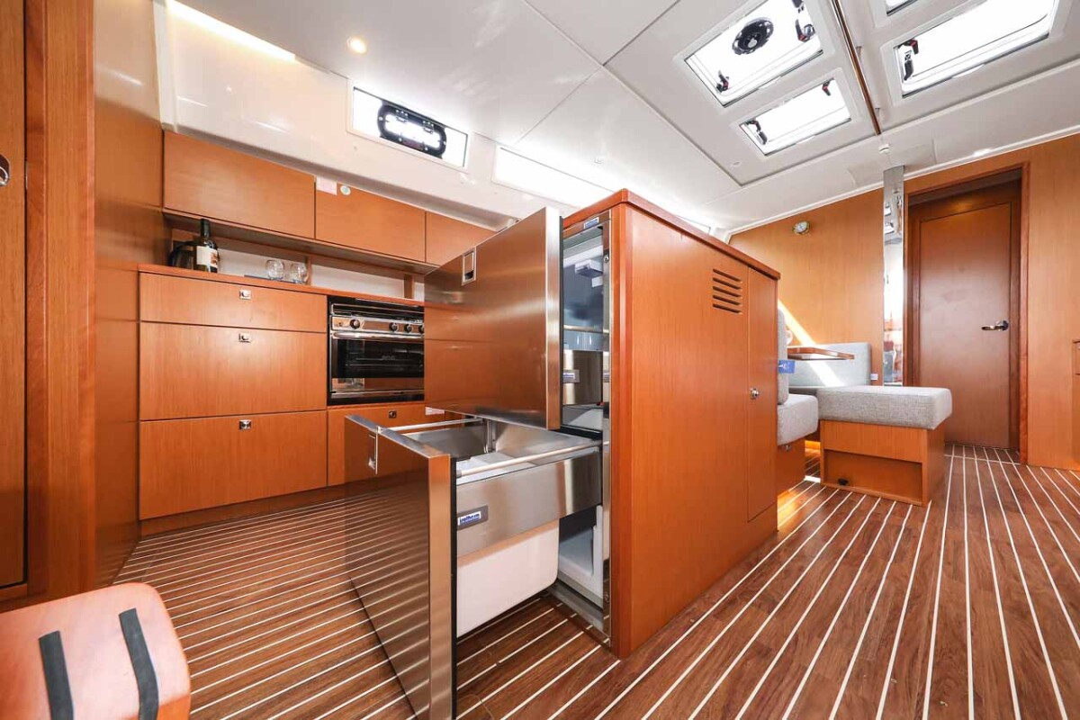 Bavaria C50 Holiday Granat