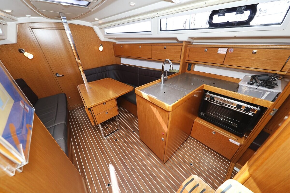 Bavaria Cruiser 34 Feeling Good