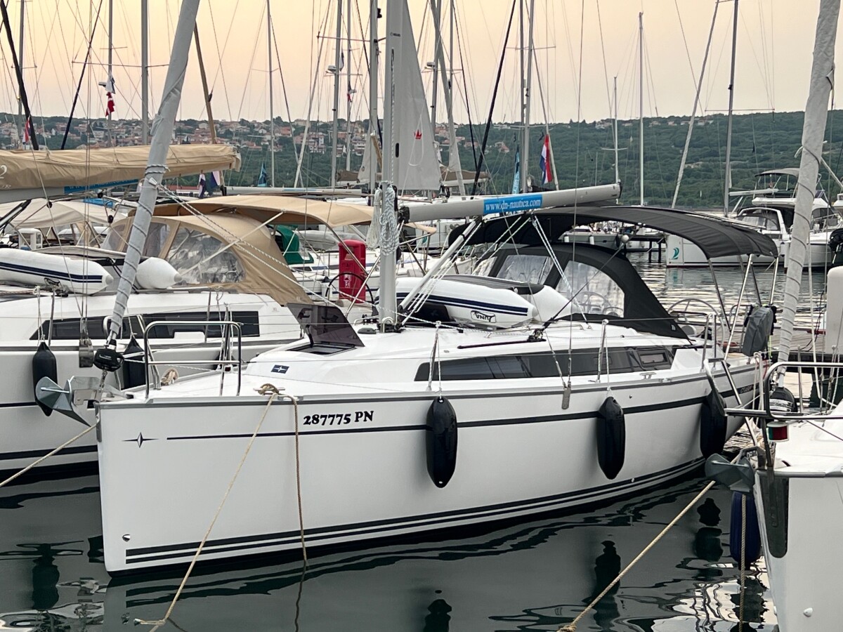 Bavaria Cruiser 34 Happy