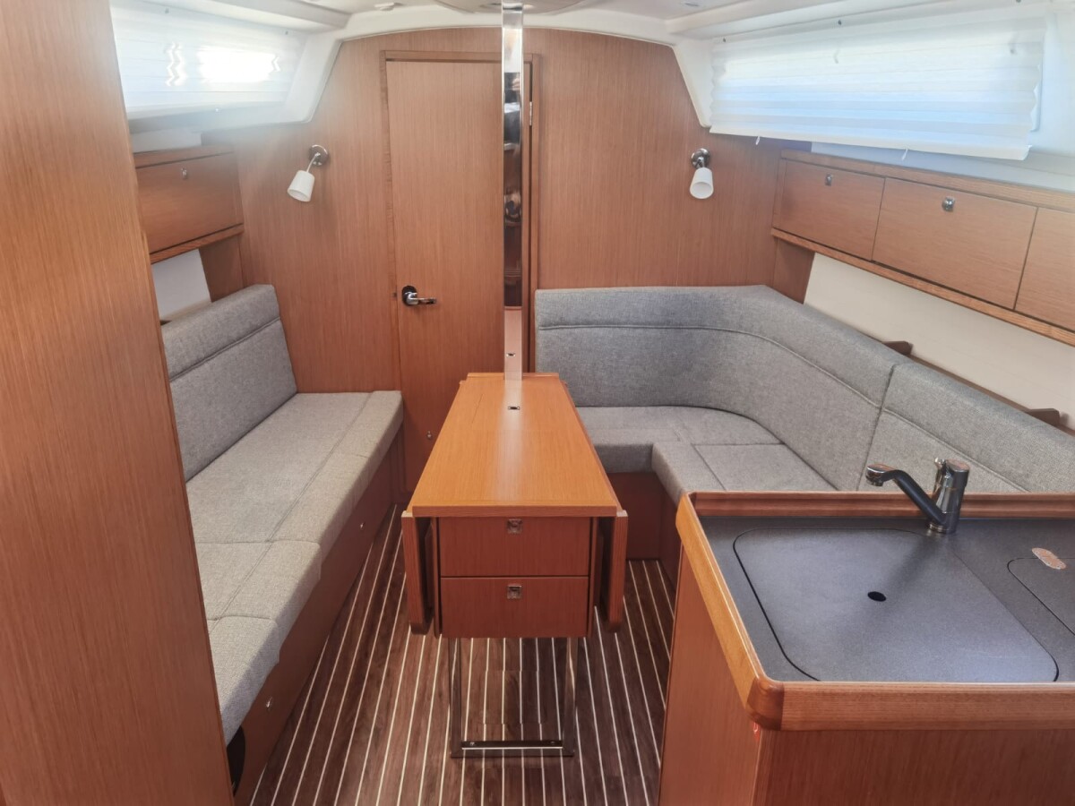 Bavaria Cruiser 34 Happy