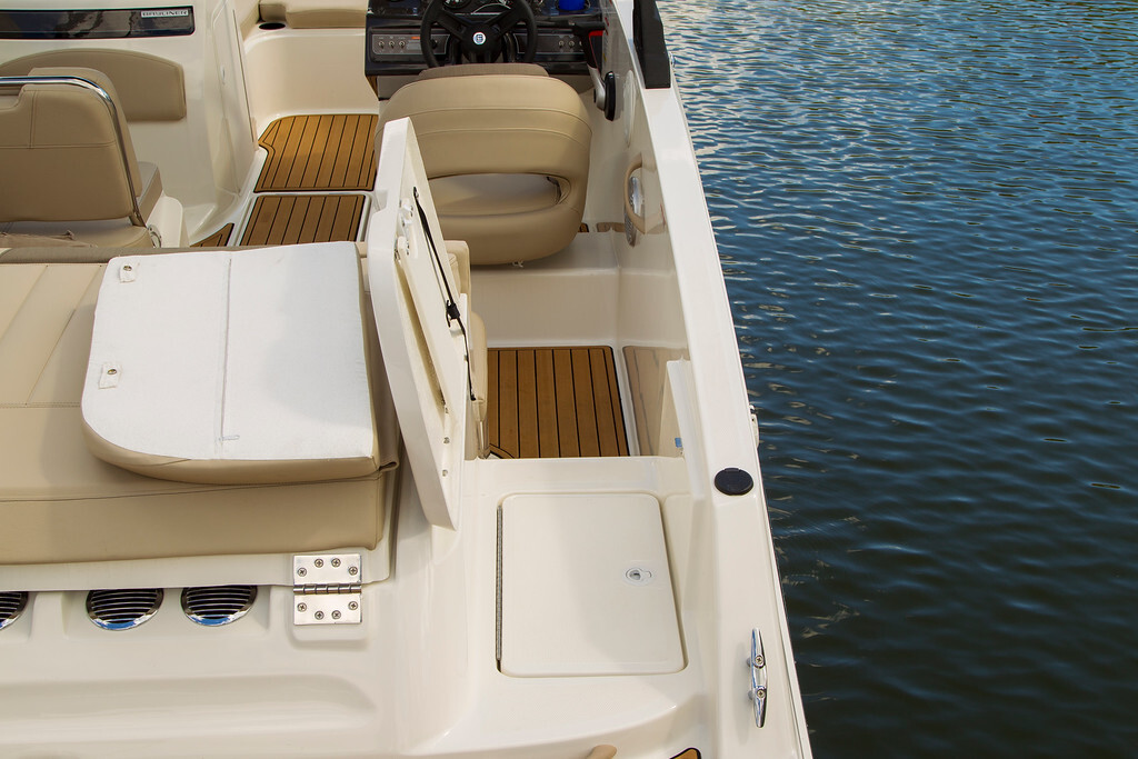 Bayliner VR5 Outboard Bowrider