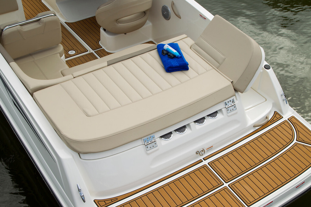 Bayliner VR5 Outboard Bowrider