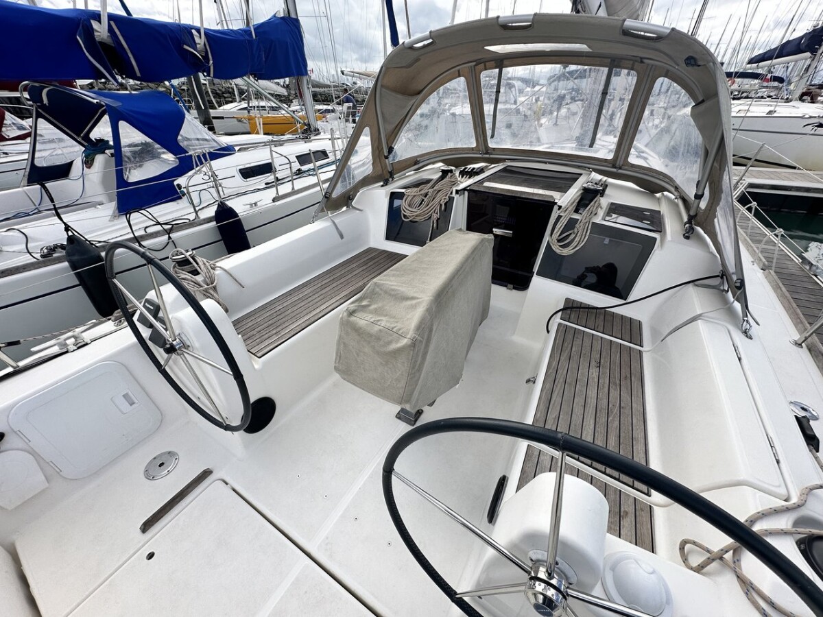 Dufour 310 GL Escapade II