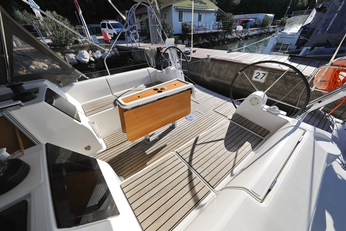 Dufour 382 GL Sunset