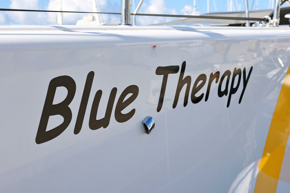 Dufour 530 Blue Therapy