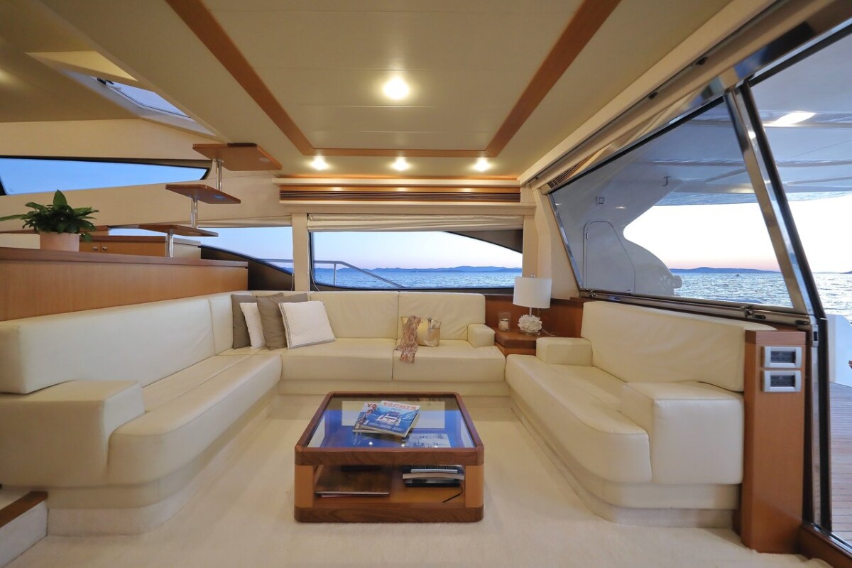 Ferretti Yachts 681 Dominique