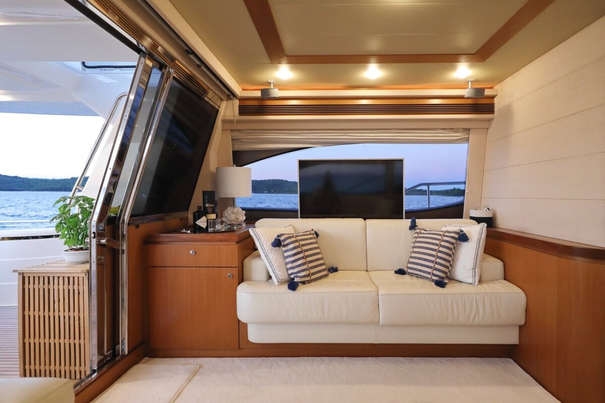 Ferretti Yachts 681 Dominique