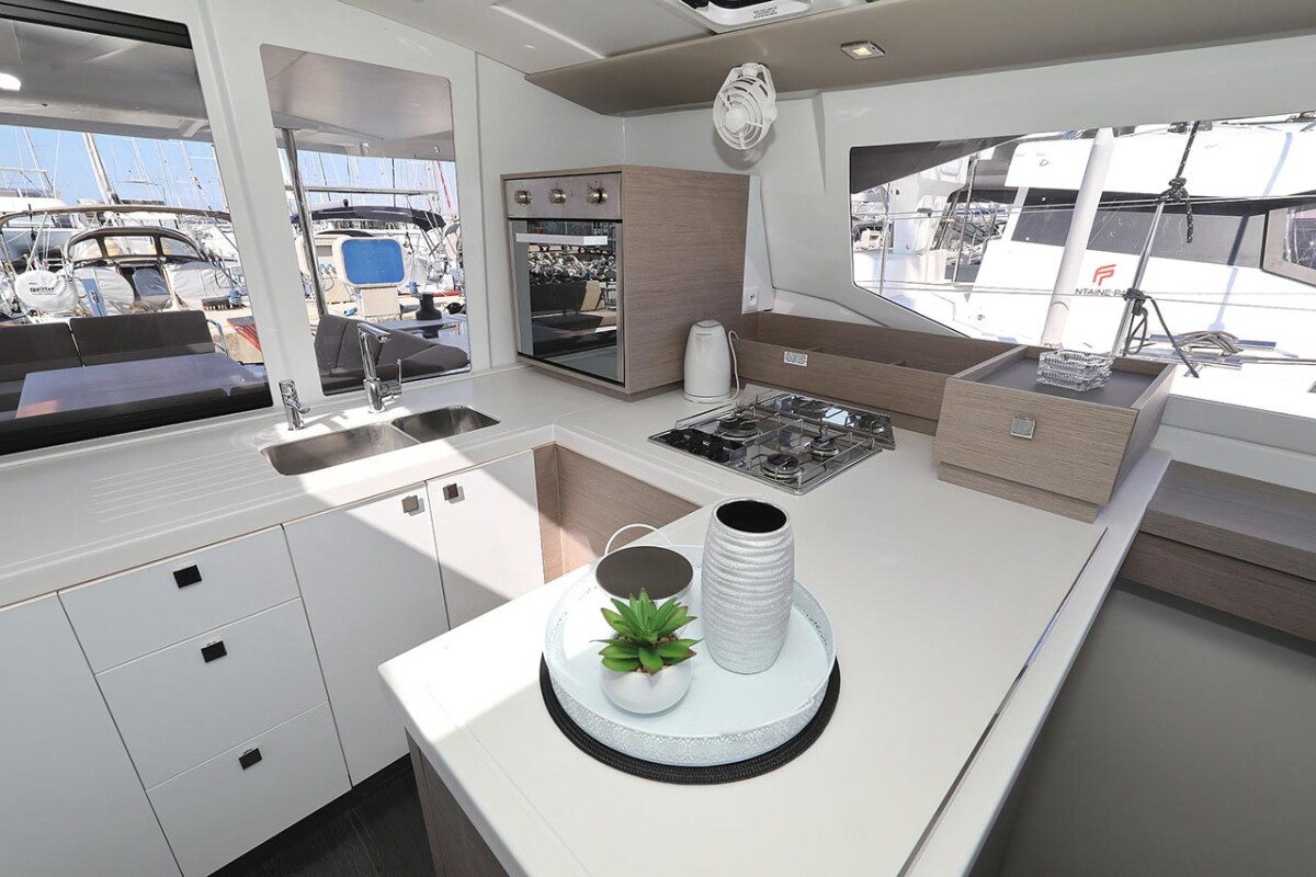 Fountaine Pajot Astrea 42 Umami