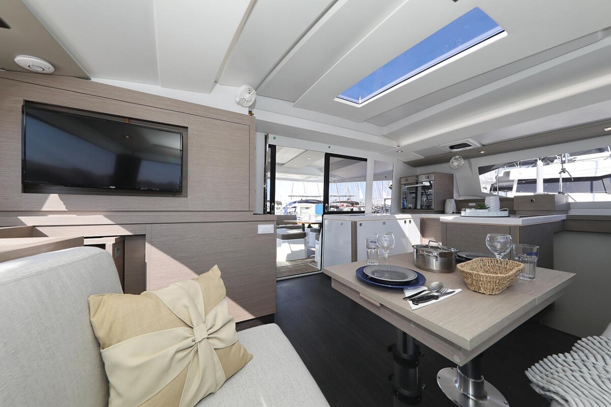 Fountaine Pajot Astrea 42 Umami