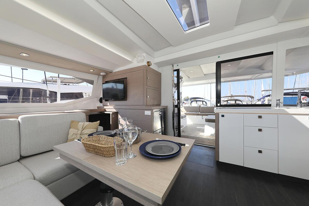 Fountaine Pajot Astrea 42 Umami