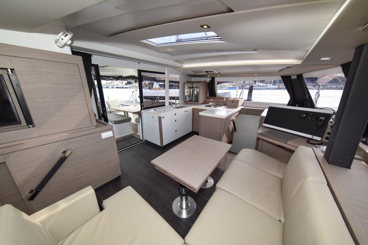 Fountaine Pajot Astrea 42 Le Bart