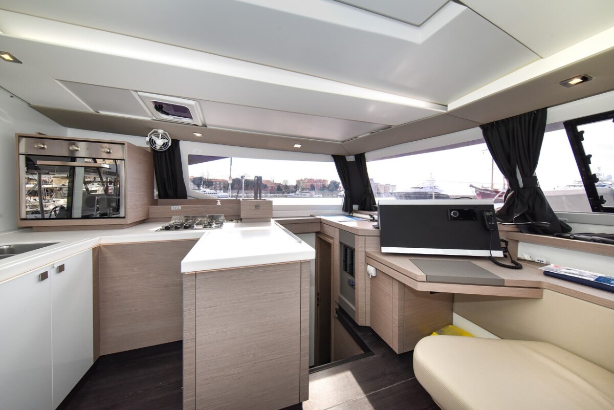 Fountaine Pajot Astrea 42 Le Bart