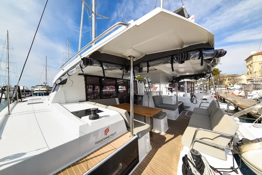 Fountaine Pajot Astrea 42 PRESTIGE