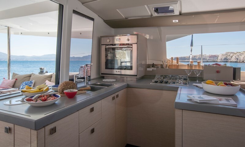 Fountaine Pajot Astrea 42 KAZANOU