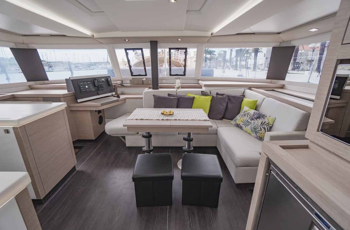 Fountaine Pajot Astrea 42 Mojo