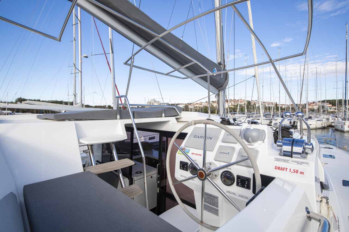 Fountaine Pajot Astrea 42 Follow the Sun