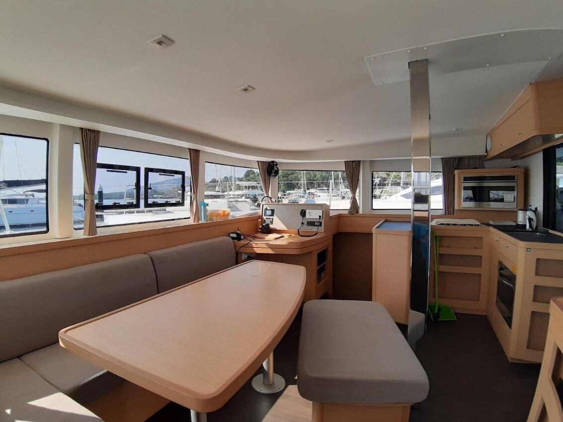 Fountaine Pajot Elba 45 Shavasan