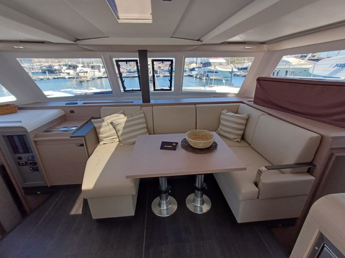 Fountaine Pajot Isla 40 Emirel