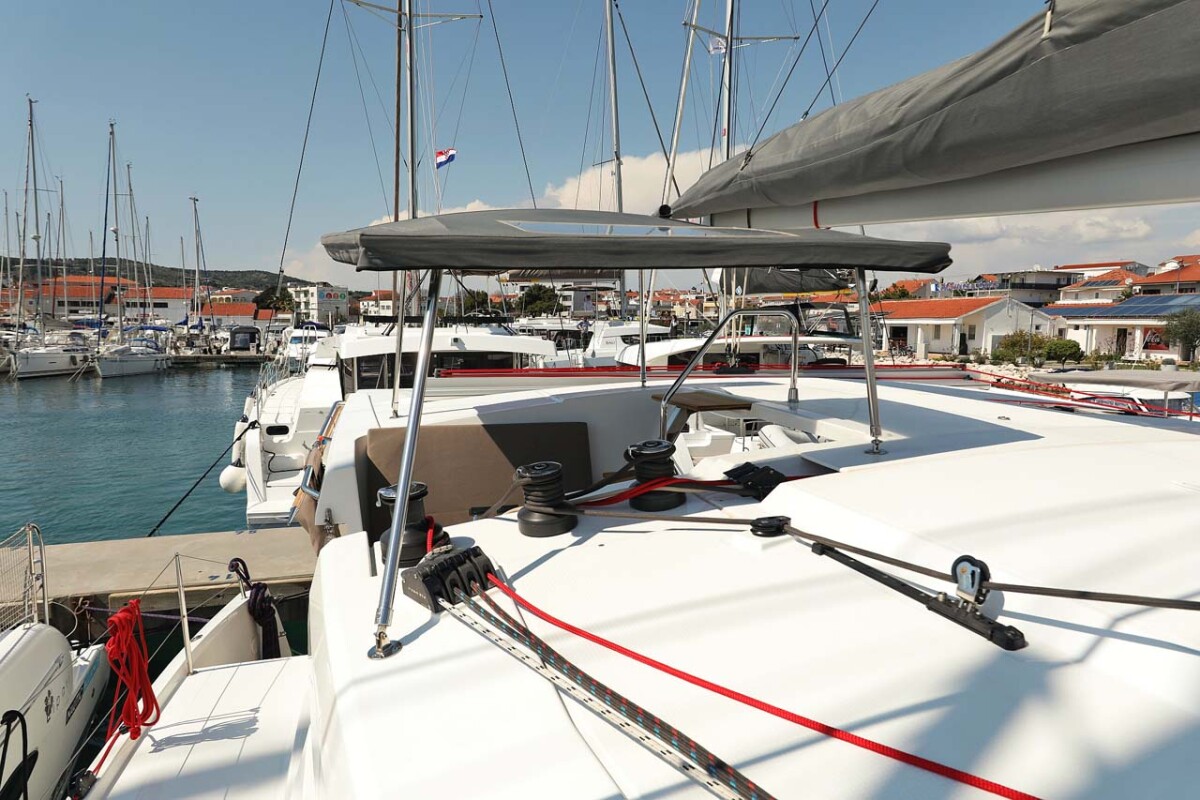 Fountaine Pajot Lucia 40 Canopus