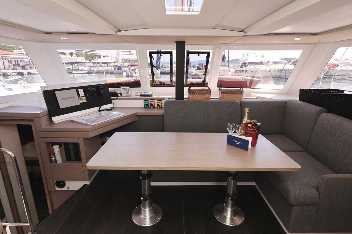 Fountaine Pajot Lucia 40 Canopus