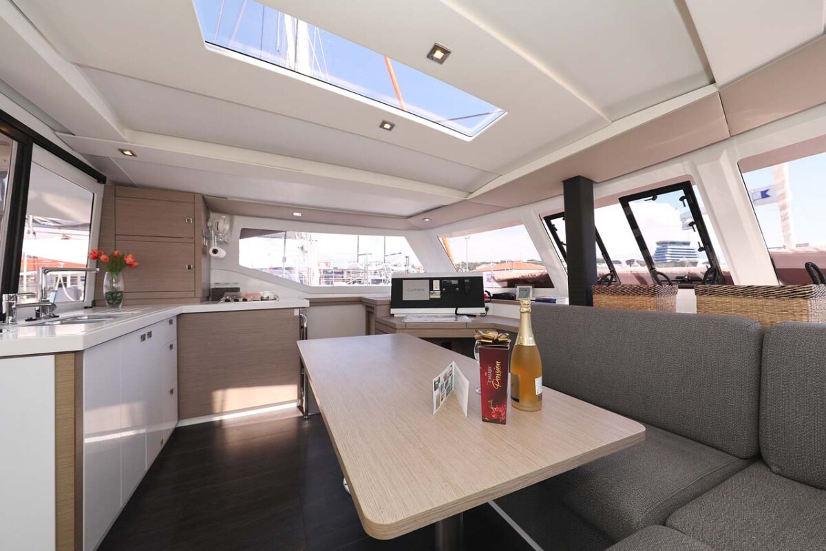 Fountaine Pajot Lucia 40 Canopus