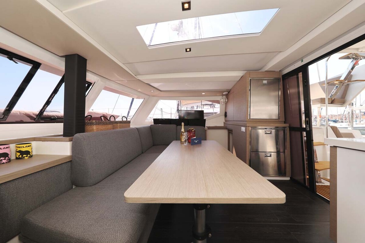 Fountaine Pajot Lucia 40 Canopus