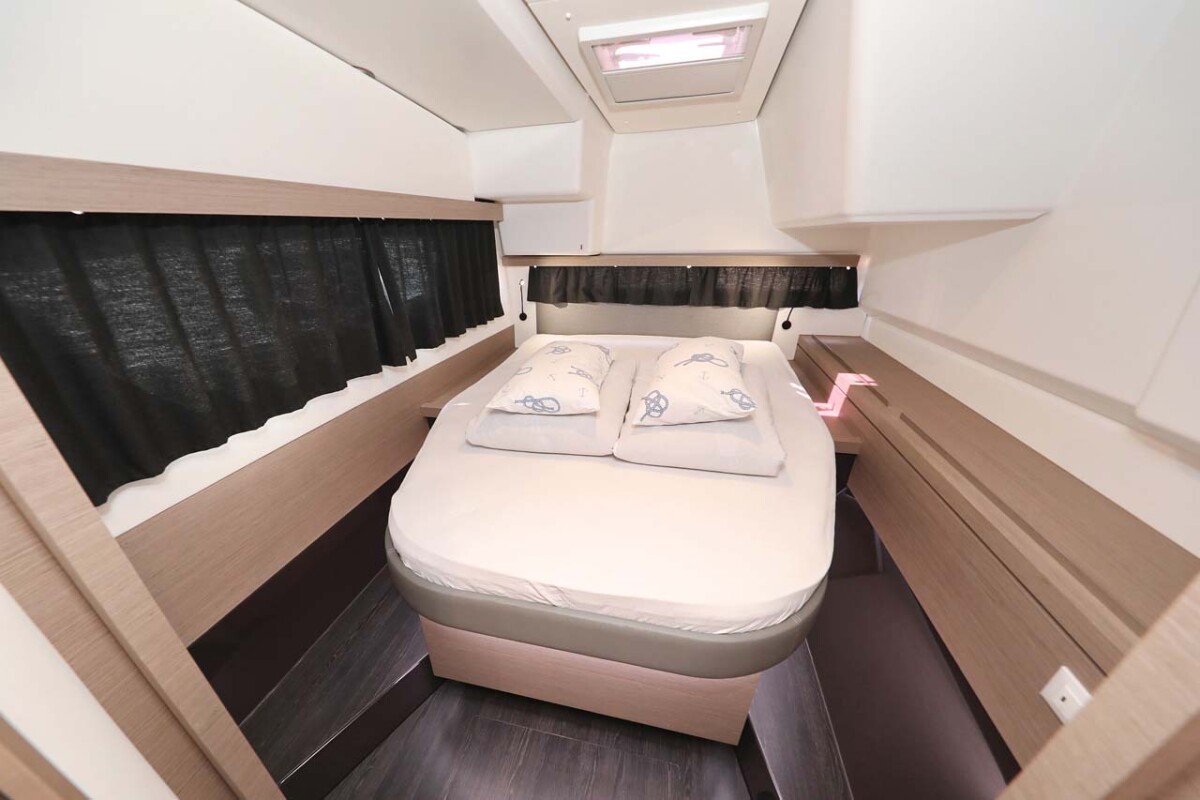 Fountaine Pajot Lucia 40 Canopus