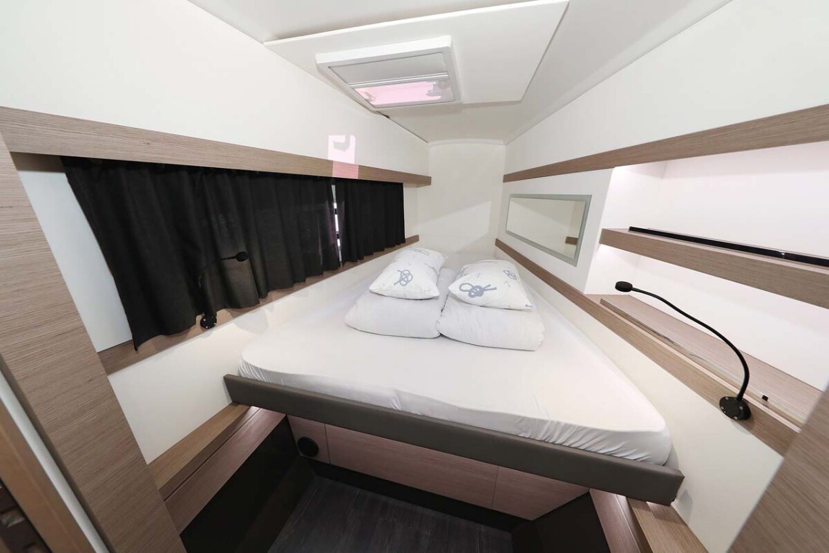 Fountaine Pajot Lucia 40 Canopus