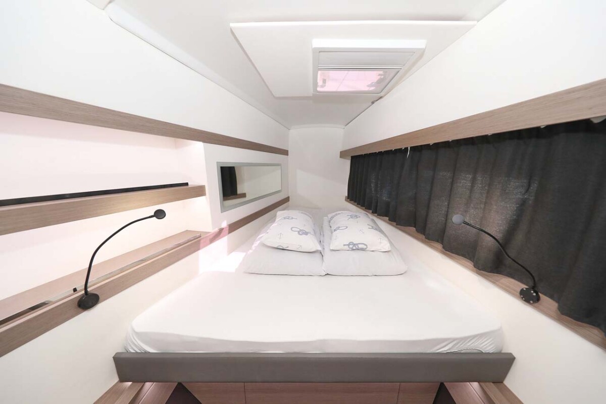 Fountaine Pajot Lucia 40 Canopus