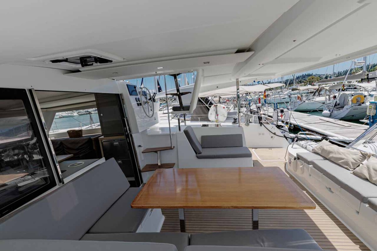 Fountaine Pajot Lucia 40 Servus