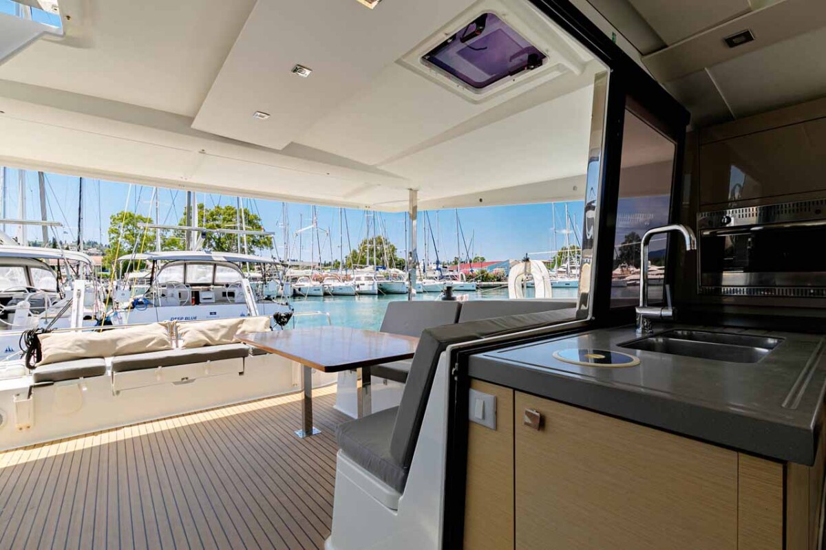 Fountaine Pajot Lucia 40 Servus